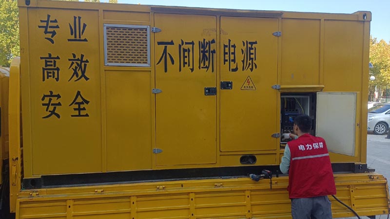 沧县柴油发电机组和UPS电源配合使用时，如何避免切换过程中的电力中断？